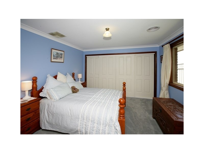 4 Shiralee Place, Estella NSW 2650