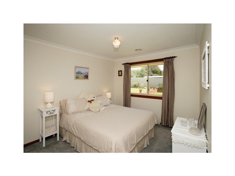 4 Shiralee Place, Estella NSW 2650
