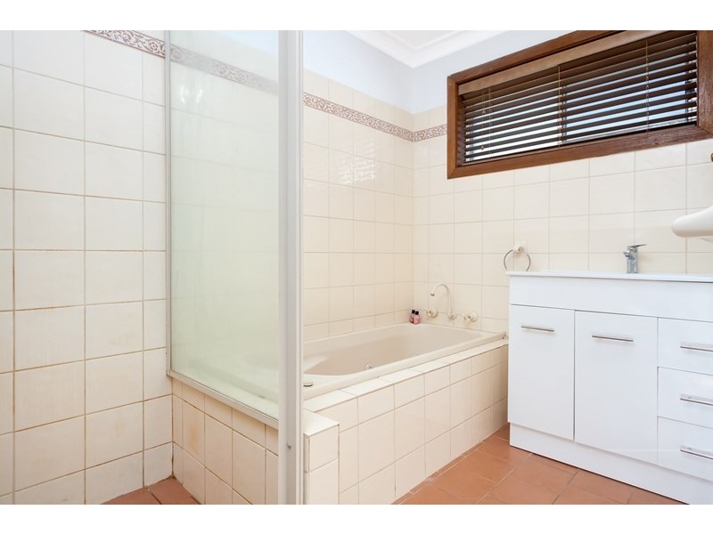 14 Forrest Street, Lake Albert NSW 2650