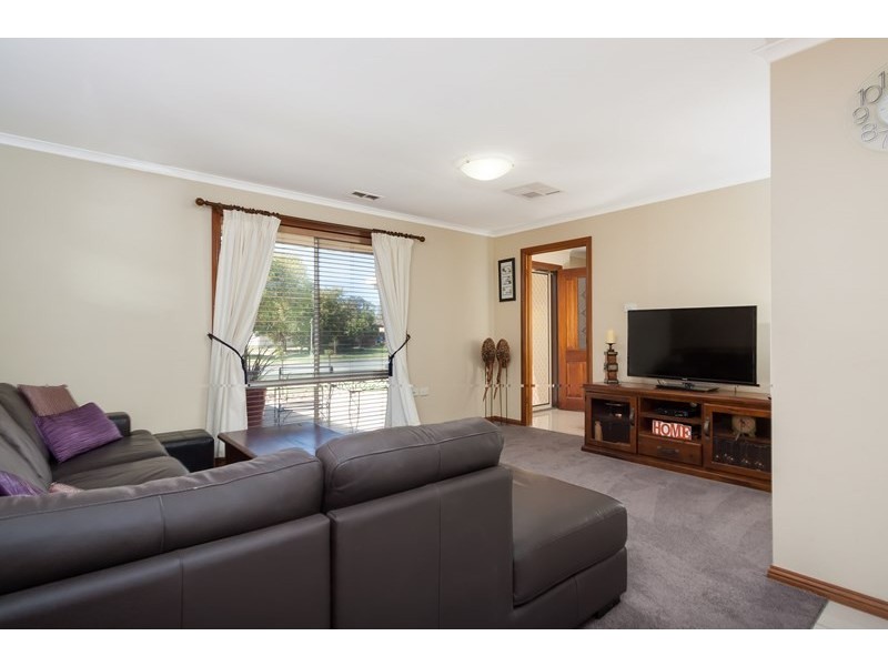 14 Forrest Street, Lake Albert NSW 2650