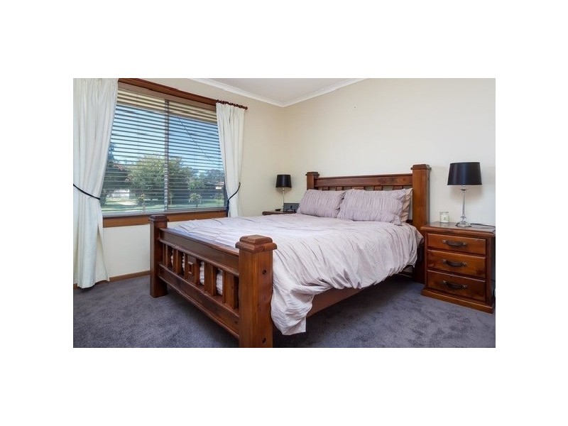 14 Forrest Street, Lake Albert NSW 2650