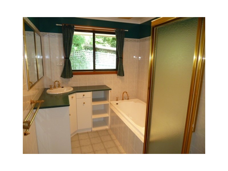 17 Malumba Crescent, Kooringal NSW 2650