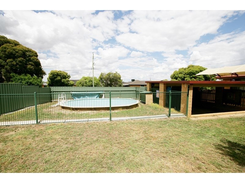 41 Red Hill Road, Kooringal NSW 2650