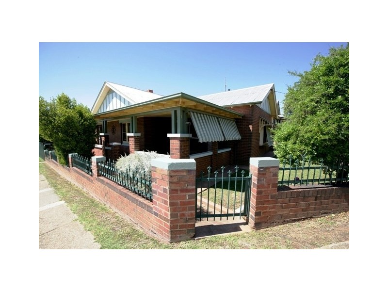 1 Edmondson Street, Wagga Wagga NSW 2650