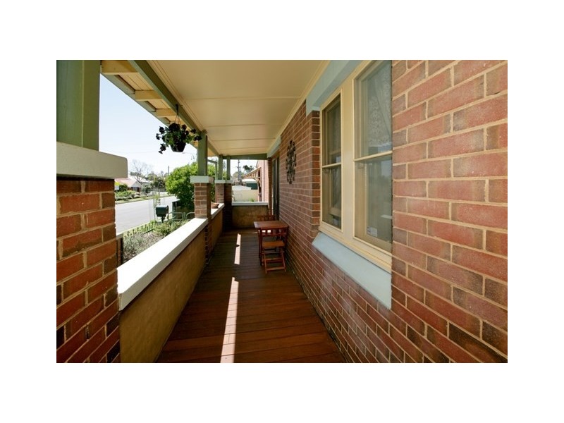 1 Edmondson Street, Wagga Wagga NSW 2650