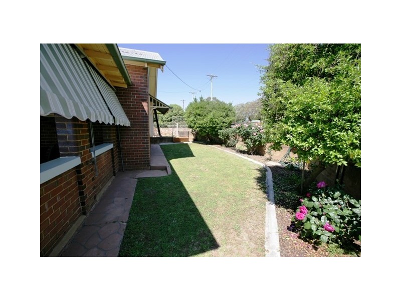 1 Edmondson Street, Wagga Wagga NSW 2650