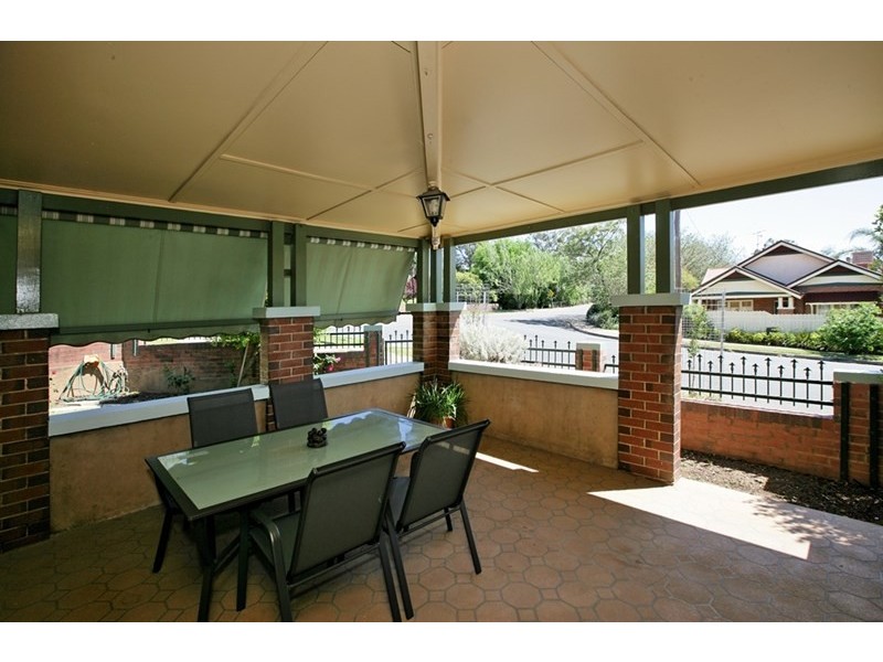 1 Edmondson Street, Wagga Wagga NSW 2650