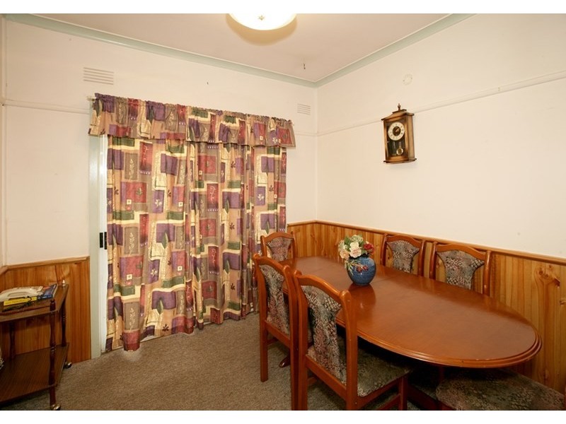 16 McDonough Avenue, Mount Austin NSW 2650