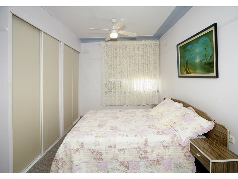 16 McDonough Avenue, Mount Austin NSW 2650