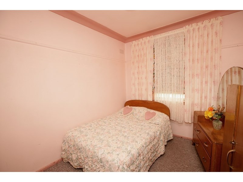 16 McDonough Avenue, Mount Austin NSW 2650