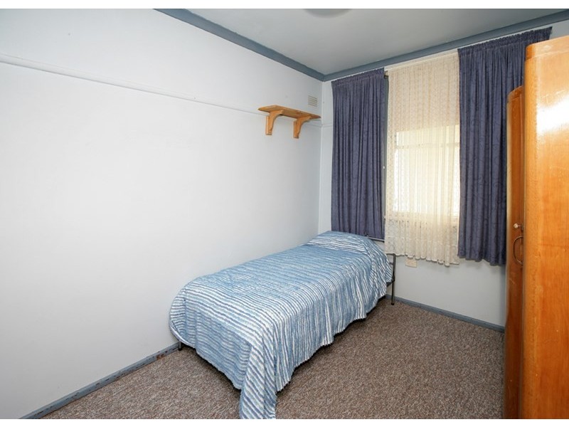 16 McDonough Avenue, Mount Austin NSW 2650