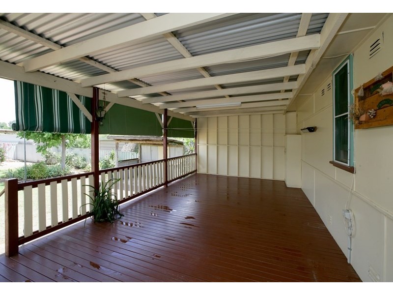 16 McDonough Avenue, Mount Austin NSW 2650