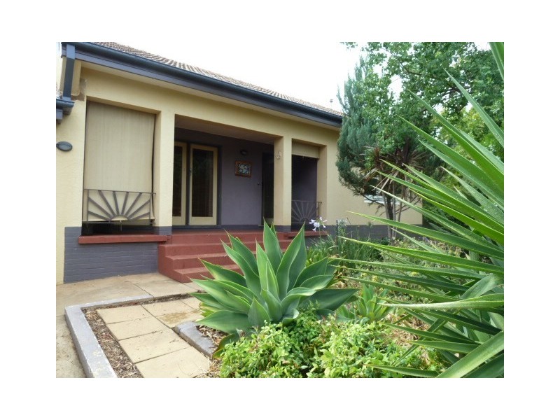 69 Mitchelmore Street, Wagga Wagga NSW 2650