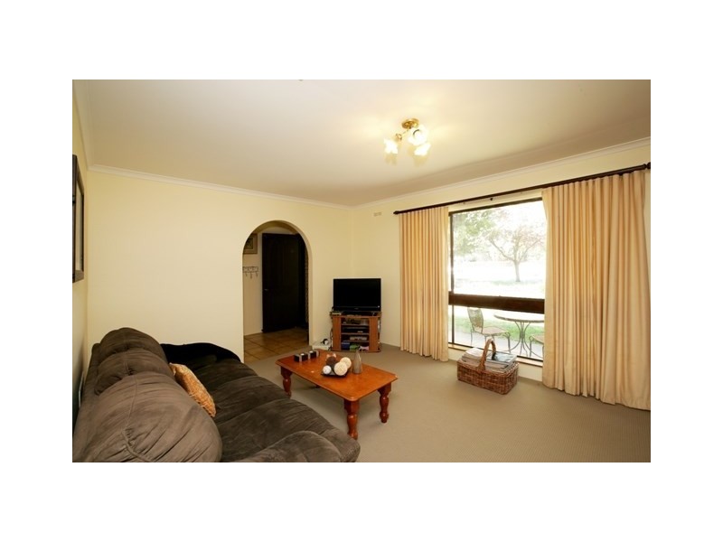 17 Telopea Crescent, Lake Albert NSW 2650