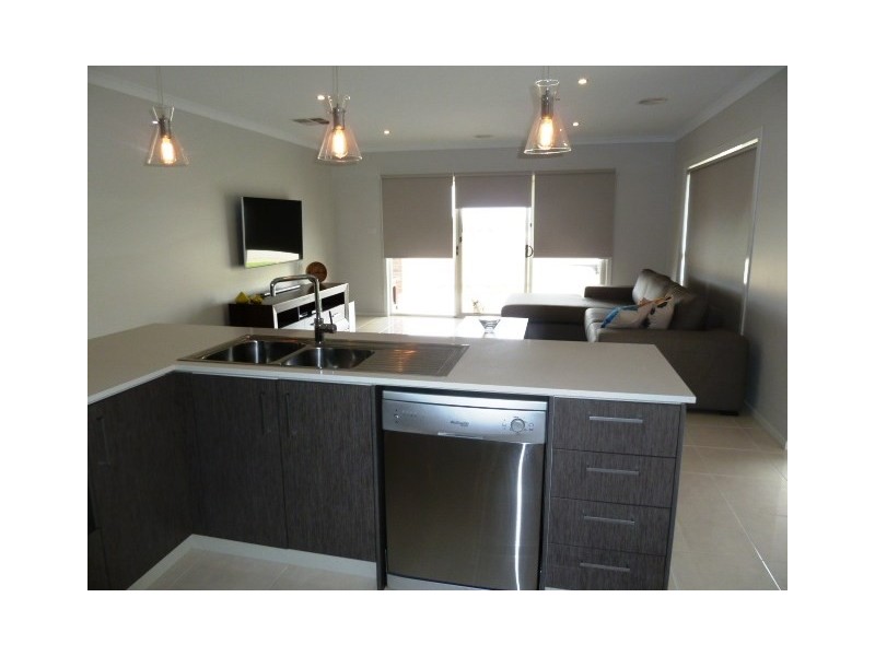 6 Colombo Avenue, Estella NSW 2650