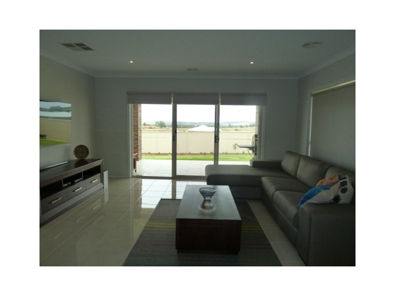 6 Colombo Avenue, Estella NSW 2650