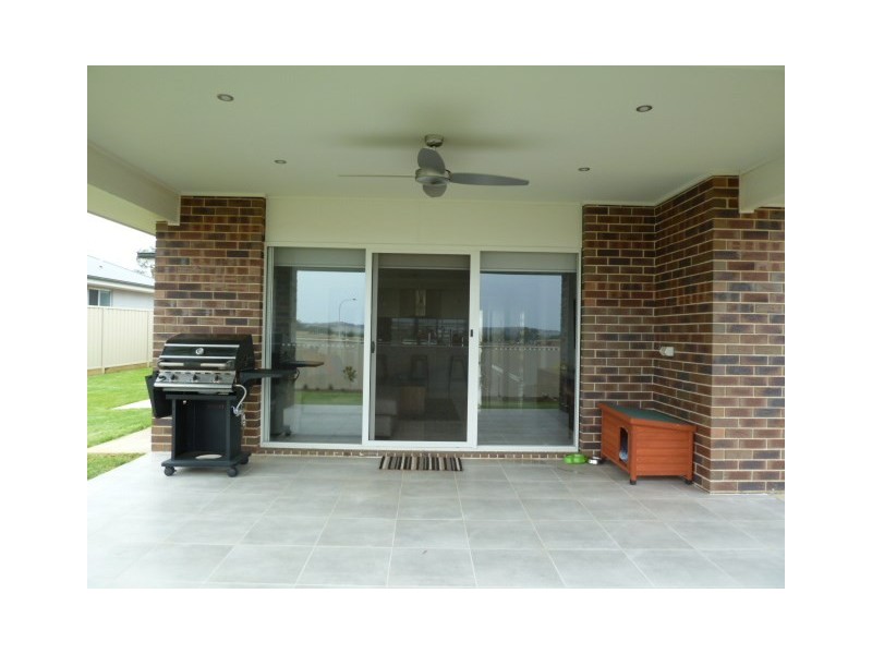 6 Colombo Avenue, Estella NSW 2650