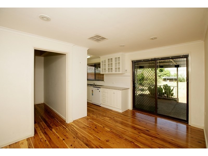 11 Buchhorn Street, Tolland NSW 2650