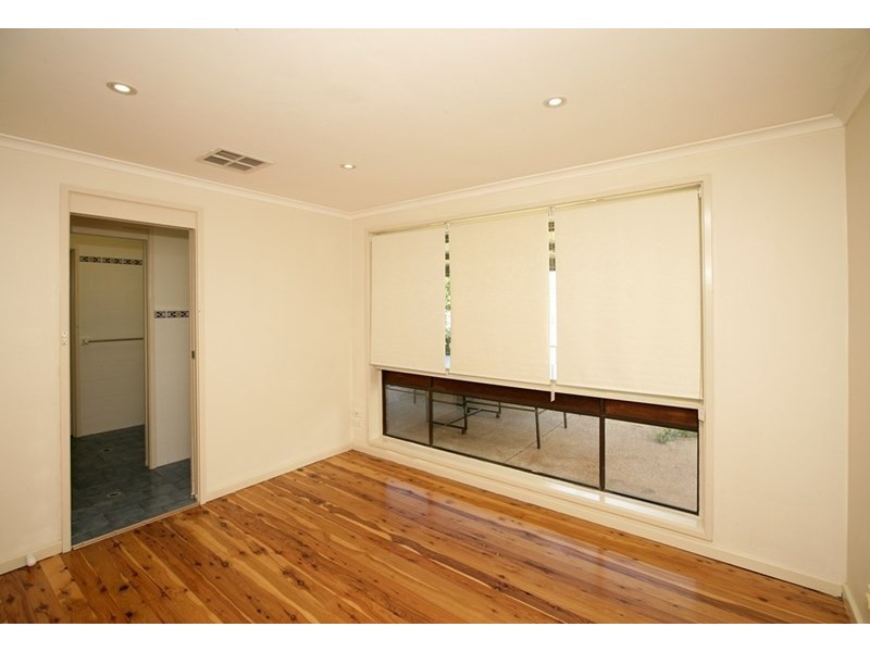 11 Buchhorn Street, Tolland NSW 2650