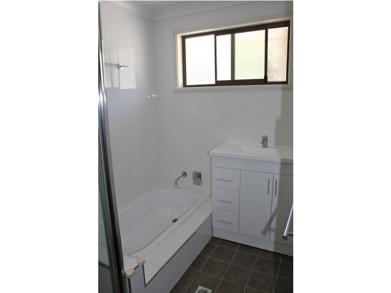 33 Marama Parade, Wagga Wagga NSW 2650