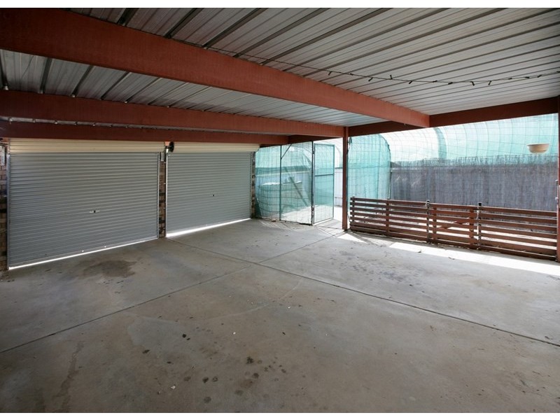 27 Karoom Drive, Glenfield Park NSW 2650