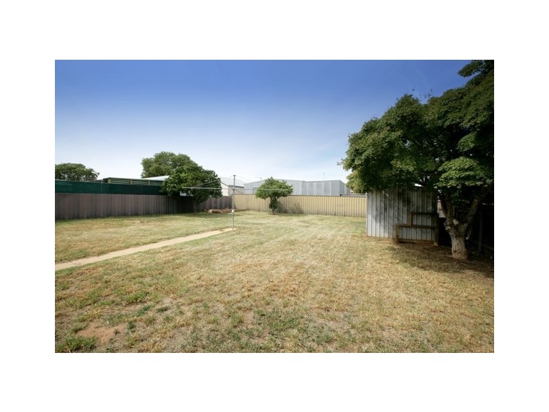 10 Temerloh Avenue, Tolland NSW 2650