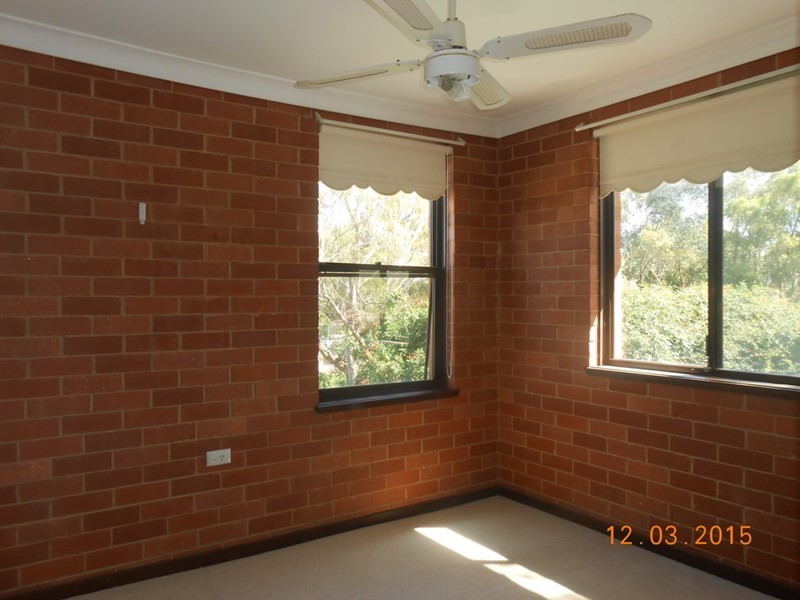 2/58 Pugsley Avenue, Wagga Wagga NSW 2650