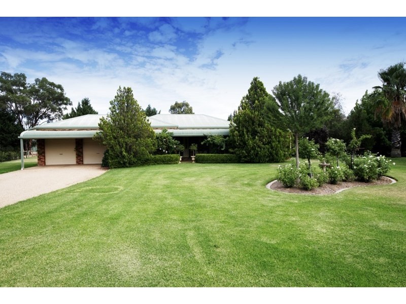 6 Yarran Place, Springvale NSW 2650