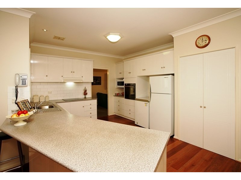 6 Yarran Place, Springvale NSW 2650