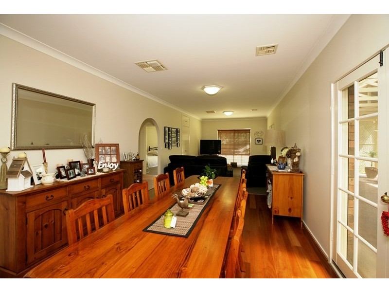 6 Yarran Place, Springvale NSW 2650