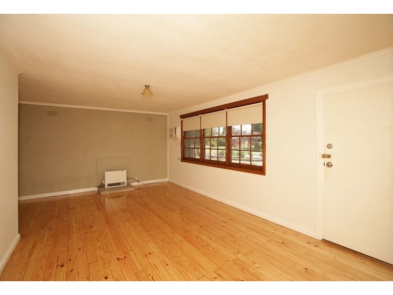 14 Chifley Crescent, Kooringal NSW 2650