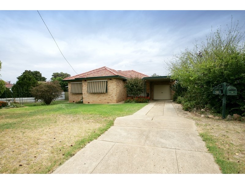 36 Manoora Avenue, Mount Austin NSW 2650