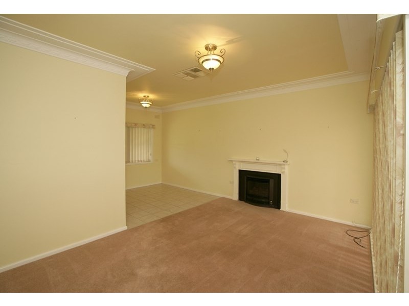 36 Manoora Avenue, Mount Austin NSW 2650