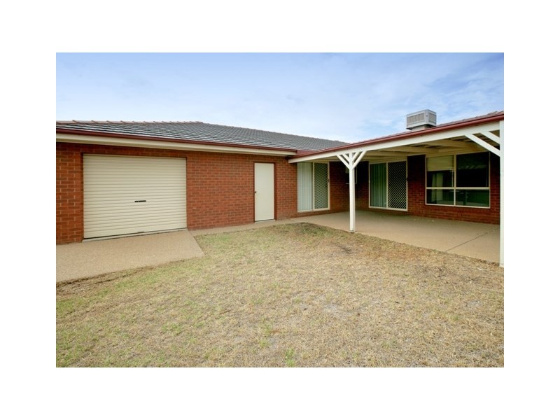 19 Nunkeri Street, Wagga Wagga NSW 2650