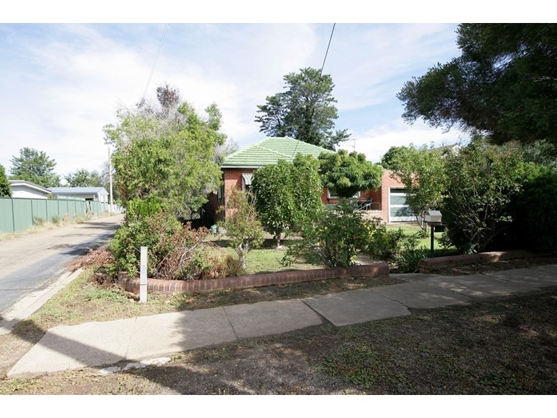 42 Slocum Street, Wagga Wagga NSW 2650