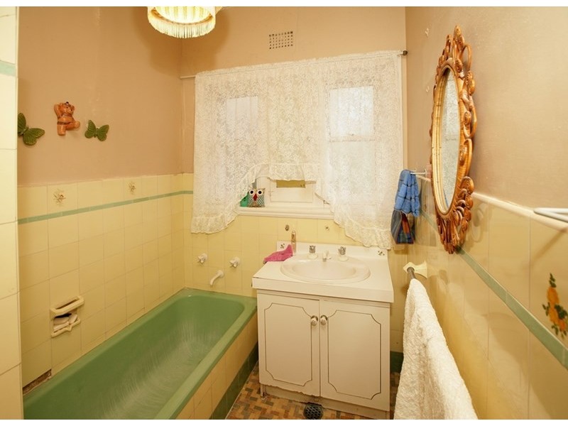 42 Slocum Street, Wagga Wagga NSW 2650