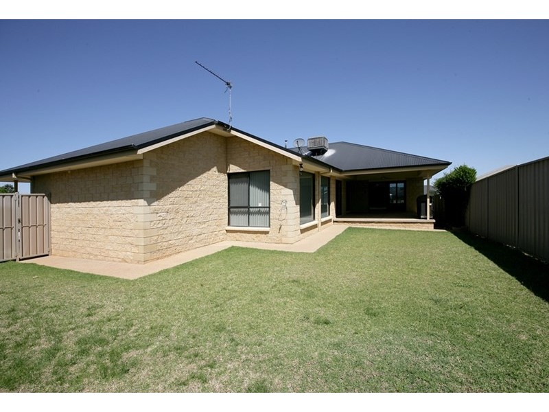 68 Tamar Drive, Tatton NSW 2650