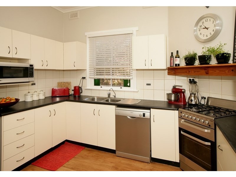 44 Meurant Avenue, Wagga Wagga NSW 2650