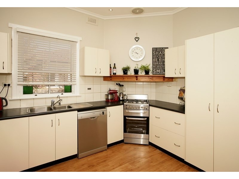 44 Meurant Avenue, Wagga Wagga NSW 2650