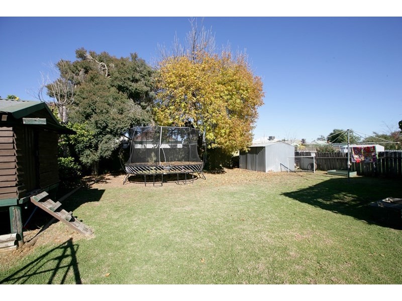 44 Meurant Avenue, Wagga Wagga NSW 2650