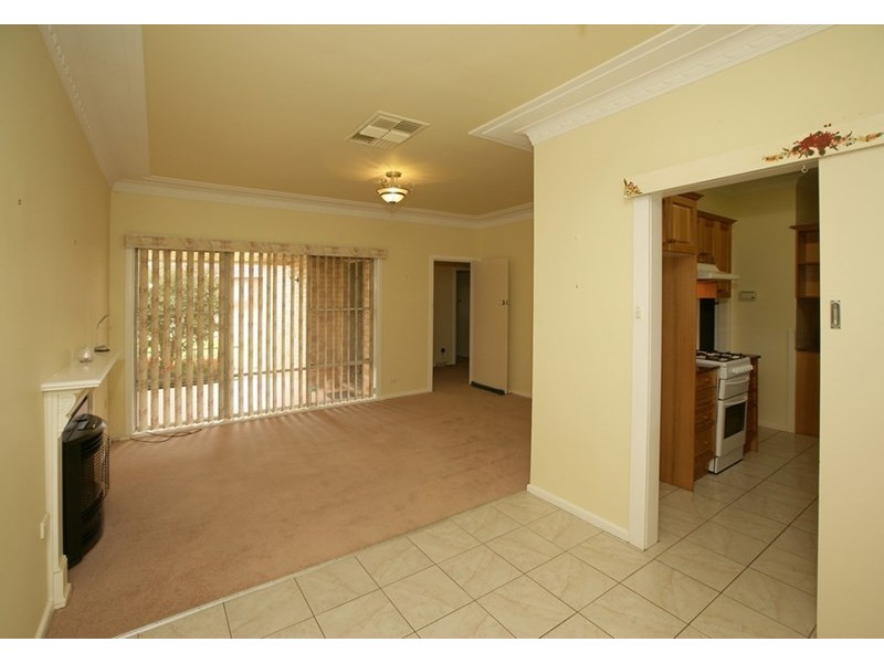 36 Manoora Avenue, Mount Austin NSW 2650