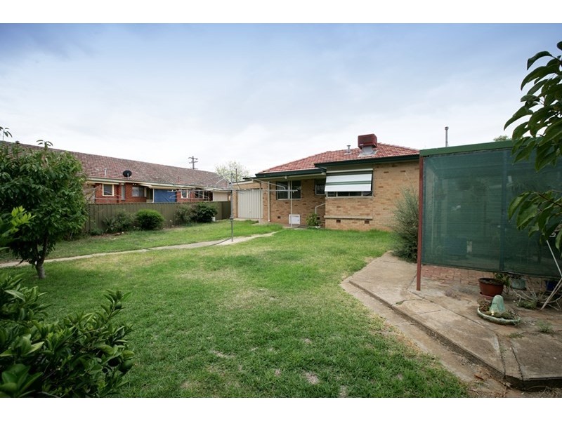 36 Manoora Avenue, Mount Austin NSW 2650