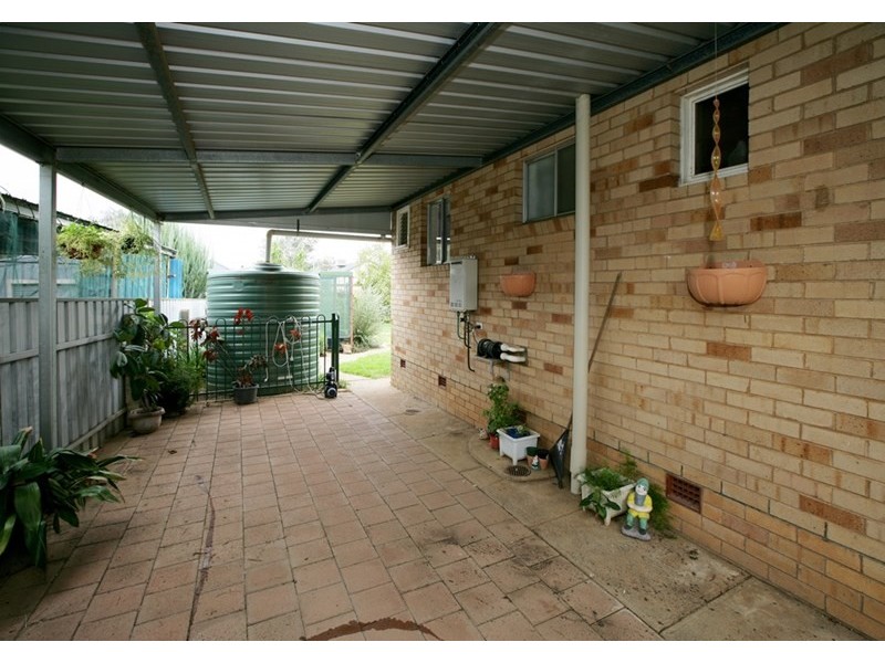 36 Manoora Avenue, Mount Austin NSW 2650