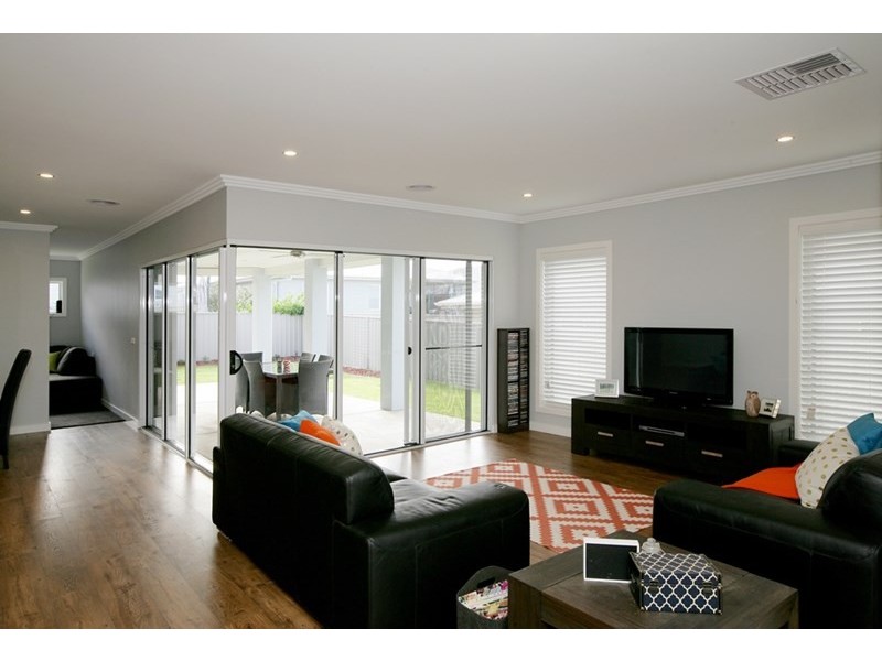 14 Durack Circuit, Boorooma NSW 2650