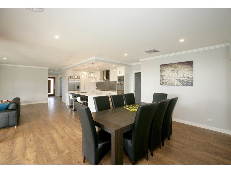 14 Durack Circuit, Boorooma NSW 2650