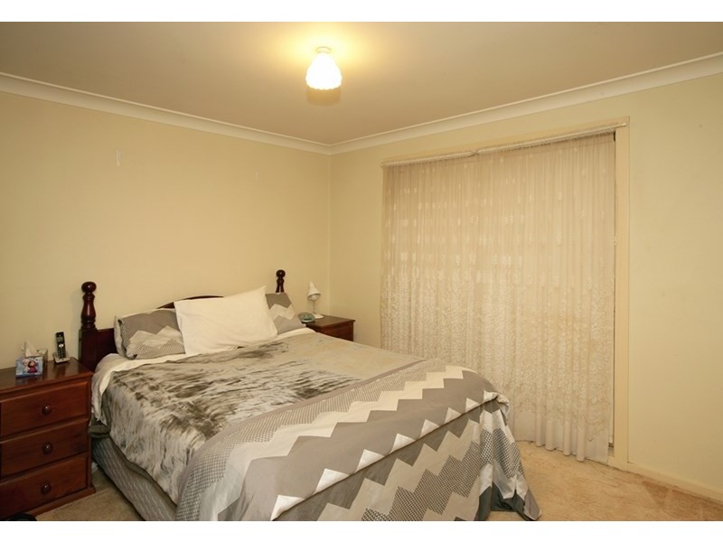 72 Dalman Parkway, Glenfield Park NSW 2650