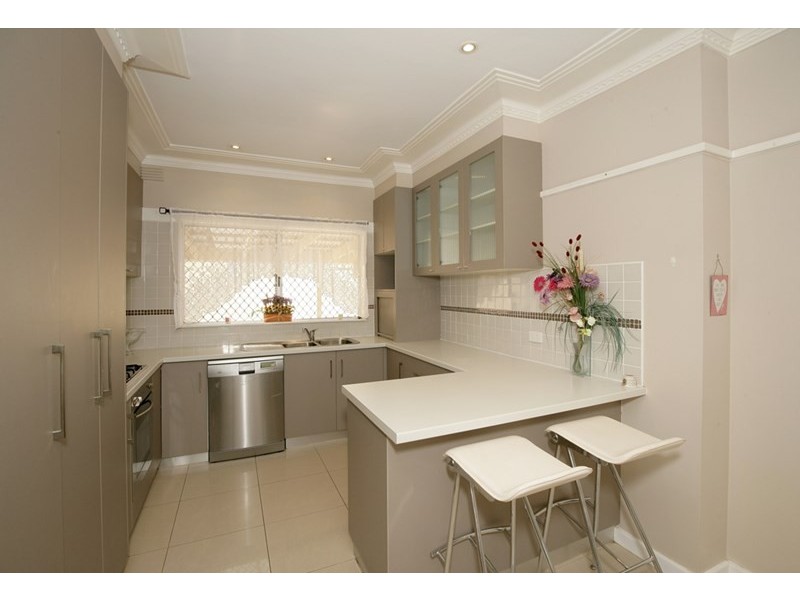 27 Croaker Street, Turvey Park NSW 2650