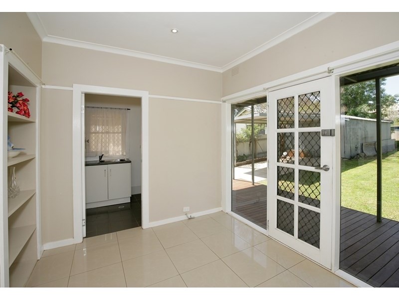 27 Croaker Street, Turvey Park NSW 2650