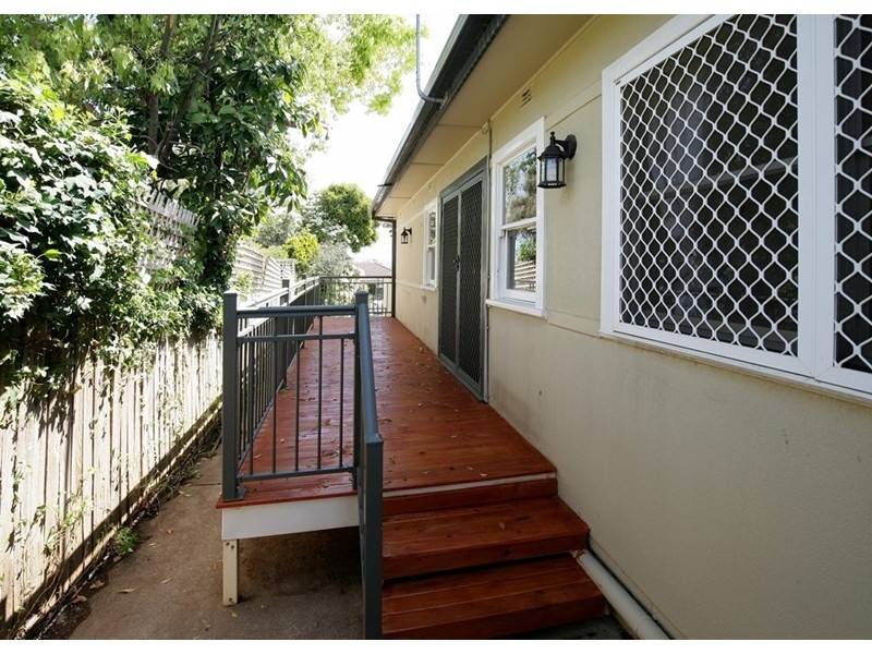 27 Croaker Street, Turvey Park NSW 2650