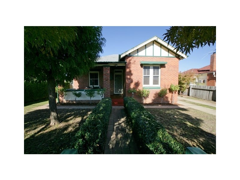 44 Meurant Avenue, Wagga Wagga NSW 2650